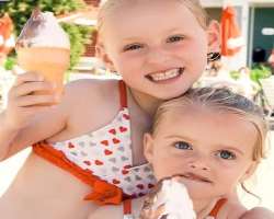 The park also features restaurants where you can dine with some tasty snacks after grabbing a lot of fun memories with thrilling rides and a wave pool